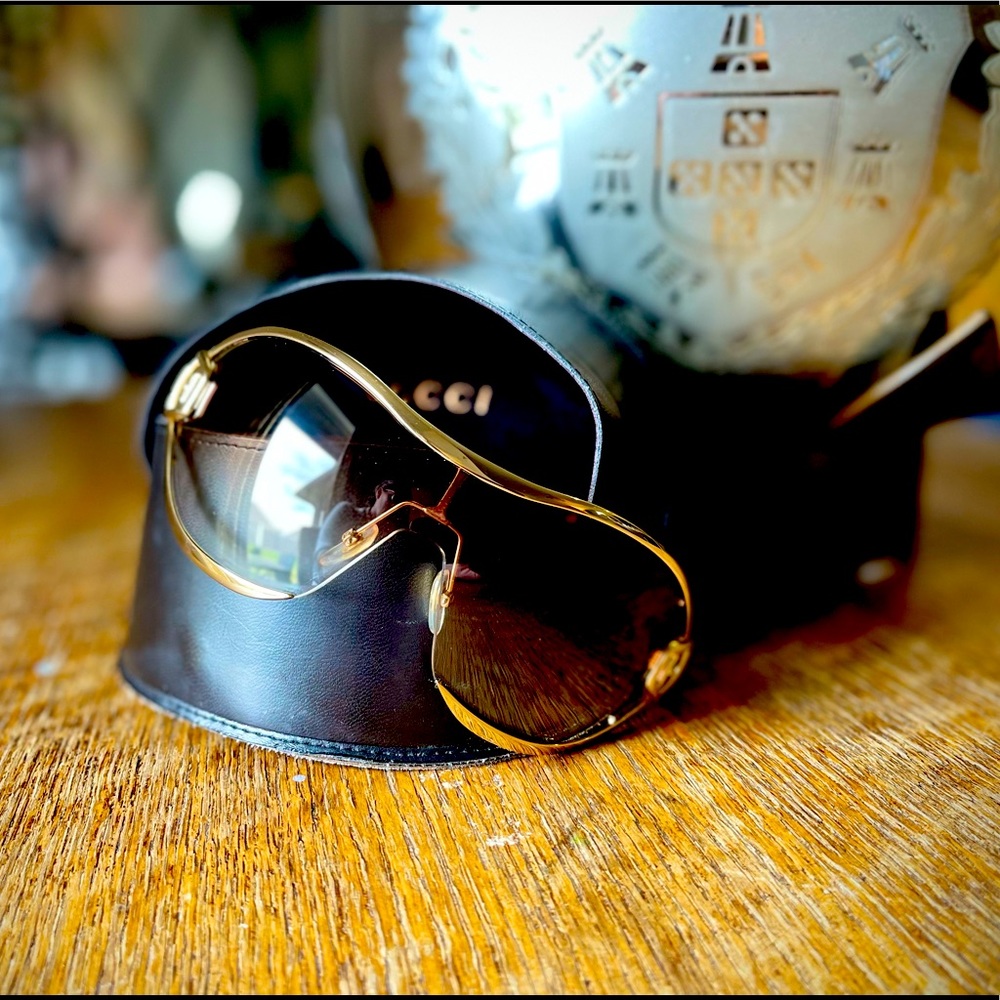 *Authentic* Gucci sunglasses